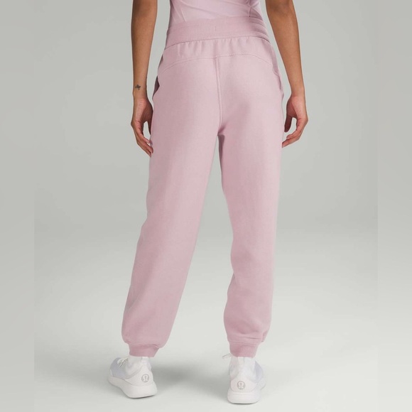 Lululemon Scuba High-Rise Relaxed Jogger
Pink Peony - Picture 3 of 9